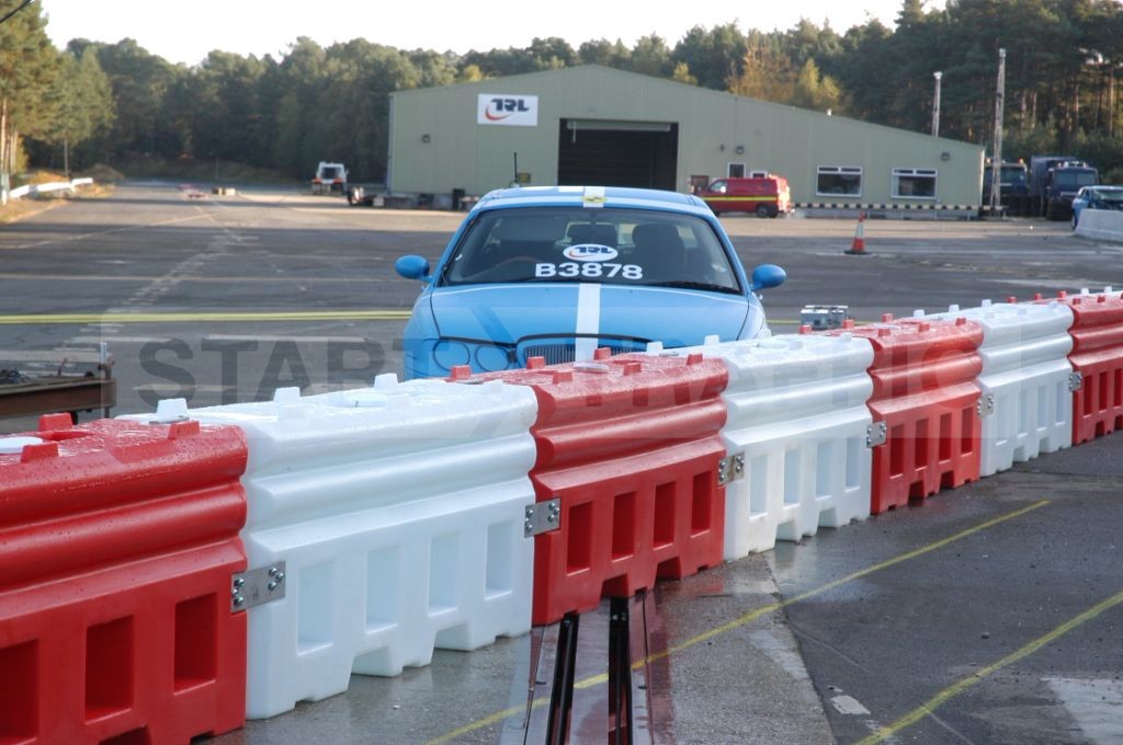 Water filled barriers - crash tested RB22